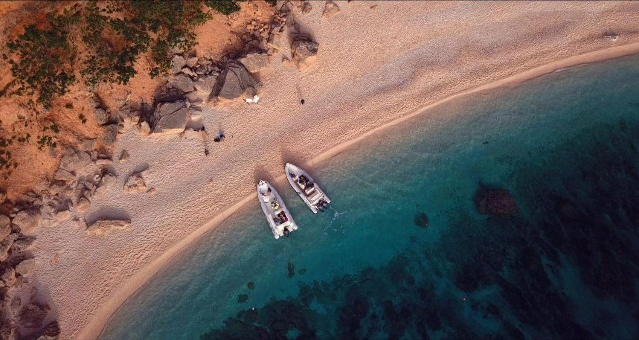 Affittacamere Le Ginestre Cala Gonone Exterior photo