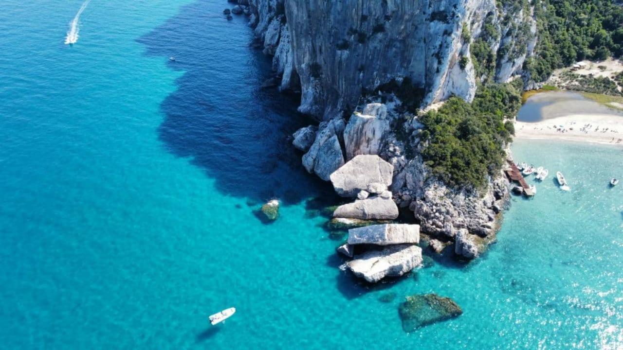 Affittacamere Le Ginestre Cala Gonone Exterior photo